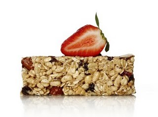Sabroso Saturday: Honey Strawberry Granola Energy Bars Thumbnail