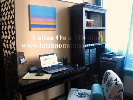 Latina Blogger Office | Latina On a Mission