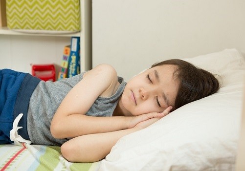 sleeping-bedtime-coparenting_latinaonamission.com(1)